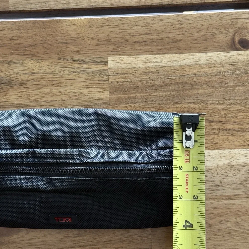 TUMI Black Ballistic Nylon Travel Toiletry Kit Zip Pouch Bag Portable Business